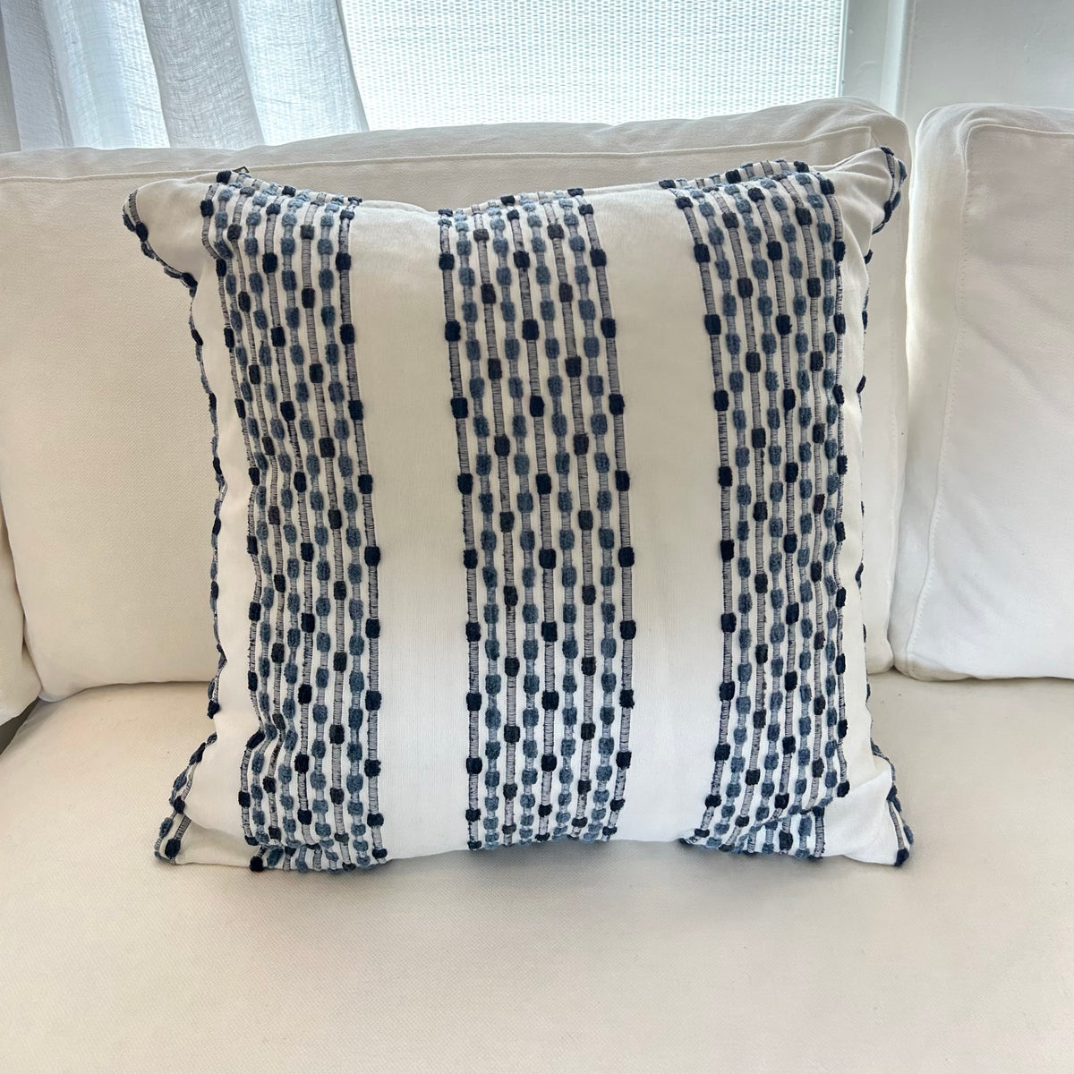 Pillows & Throws - Tampa Bay Interiors