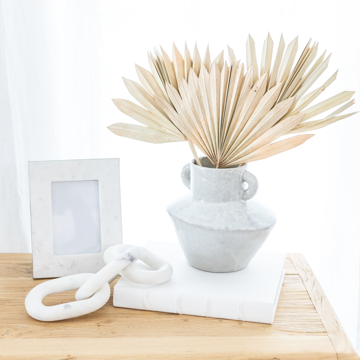 White Marble Chain Décor