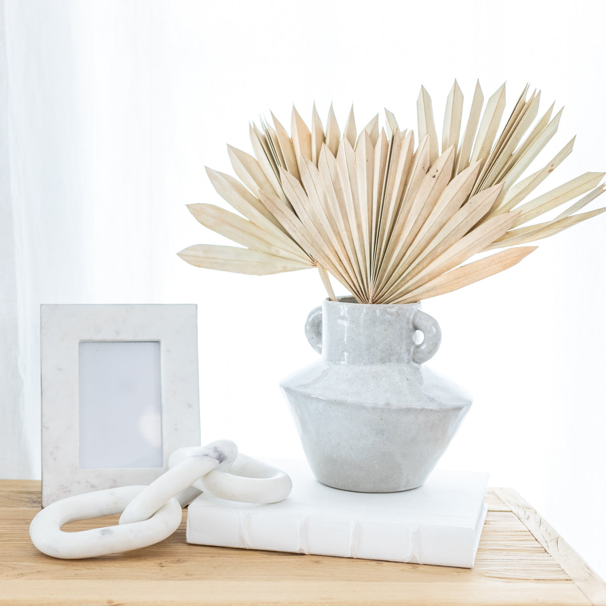 White Marble Chain Décor